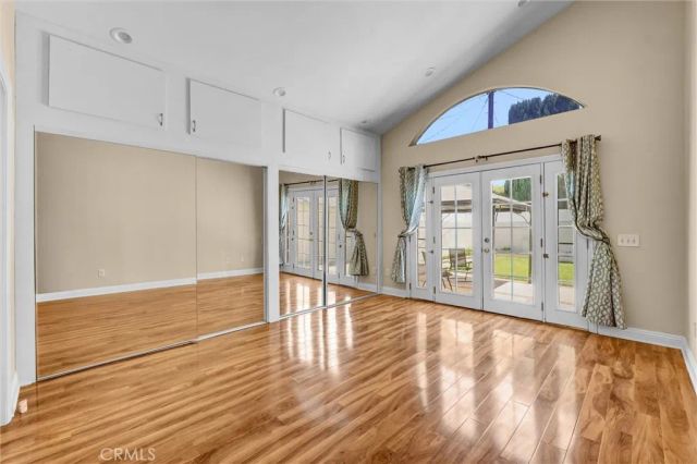 6942 Alcove, Los Angeles, CA 91605