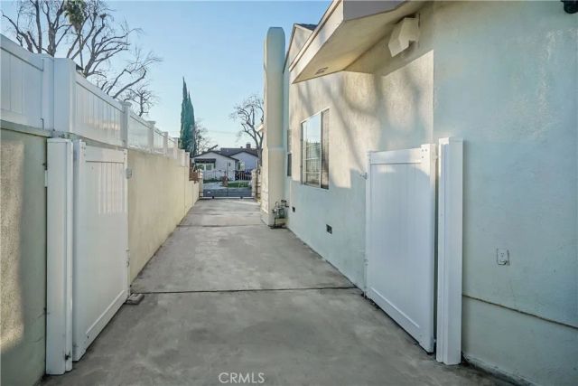 6942 Alcove, Los Angeles, CA 91605