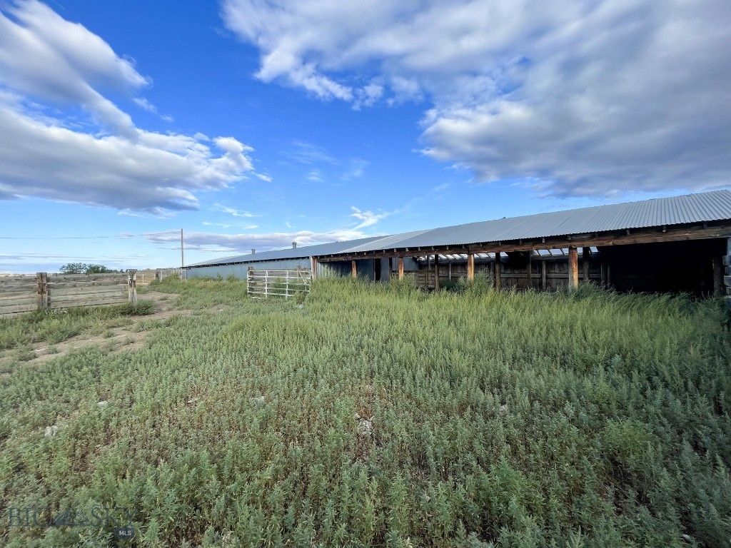 Address unavailable. photo 16