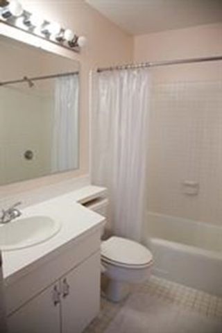 1906 Hockley Dr 1906, Hingham, MA 02043