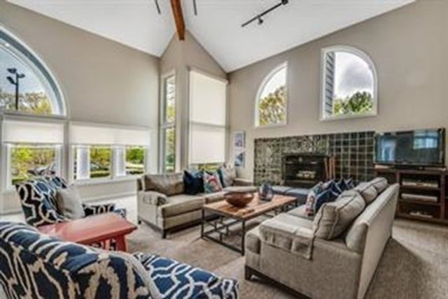 1906 Hockley Dr 1906, Hingham, MA 02043