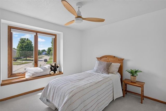 1110 Sandalwood Court SW, Altoona, IA 50009