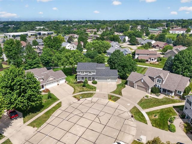1110 Sandalwood Court SW, Altoona, IA 50009