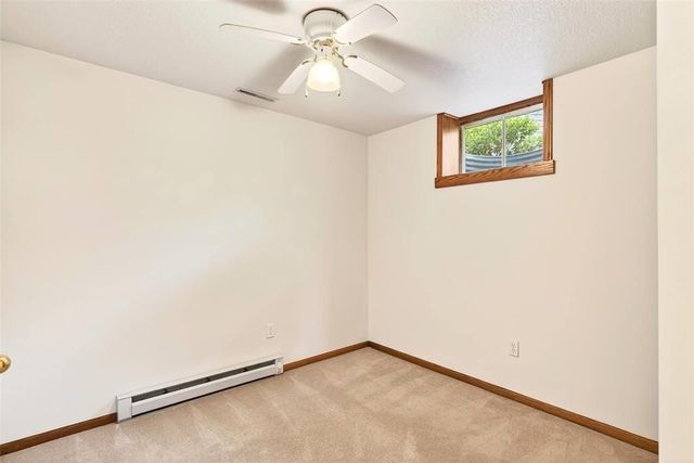 1110 Sandalwood Court SW, Altoona, IA 50009