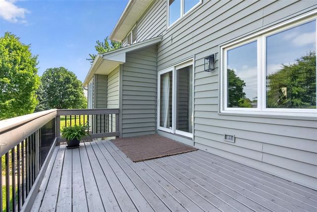 1110 Sandalwood Court SW, Altoona, IA 50009
