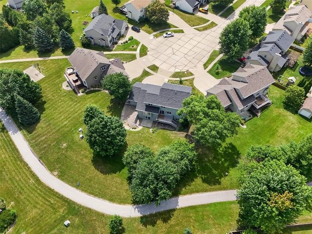 1110 Sandalwood Court SW, Altoona, IA 50009