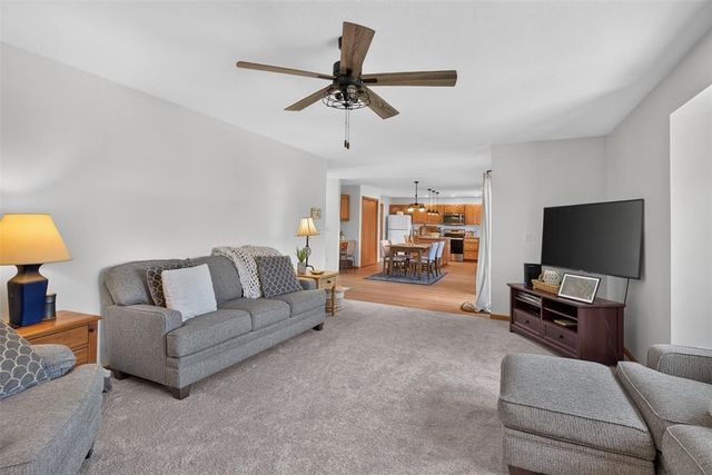 1110 Sandalwood Court SW, Altoona, IA 50009