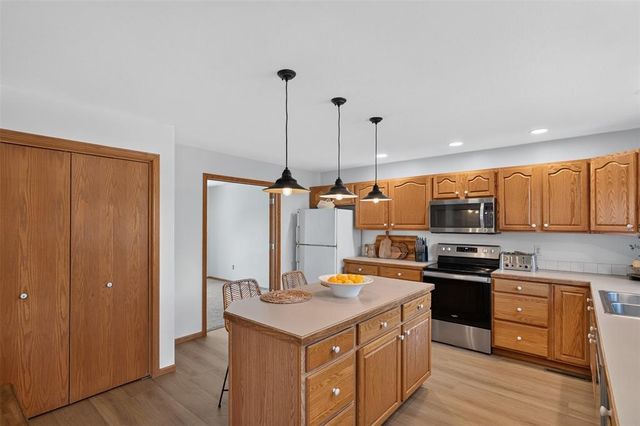 1110 Sandalwood Court SW, Altoona, IA 50009