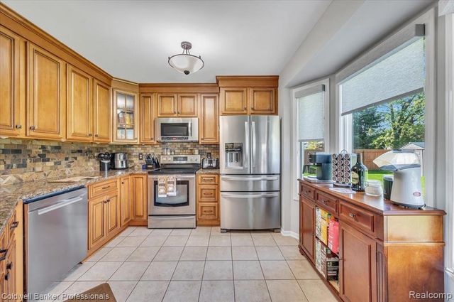 8022 Fox Hollow Road, Goodrich, MI 48438