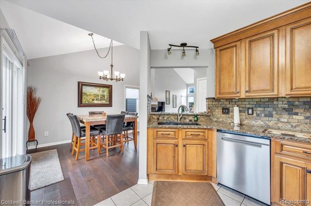 8022 Fox Hollow Road, Goodrich, MI 48438