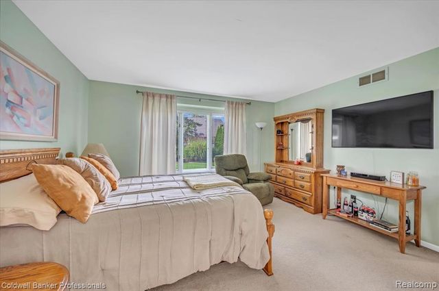 8022 Fox Hollow Road, Goodrich, MI 48438