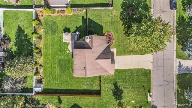 8022 Fox Hollow Road, Goodrich, MI 48438