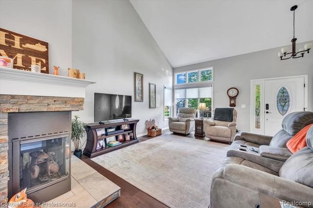 8022 Fox Hollow Road, Goodrich, MI 48438
