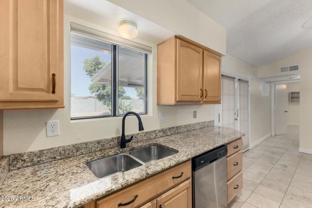 536 N WINTHROP Circle, Mesa, AZ 85213