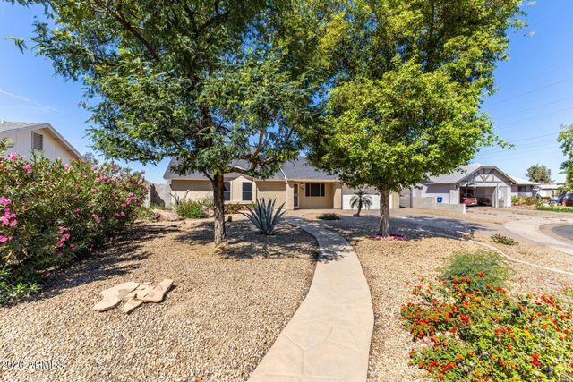 536 N WINTHROP Circle, Mesa, AZ 85213