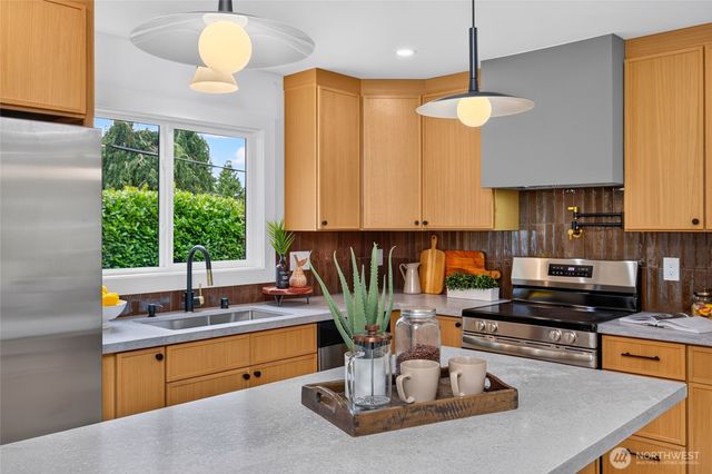 3152 NE 82nd Street, Seattle, WA 98115