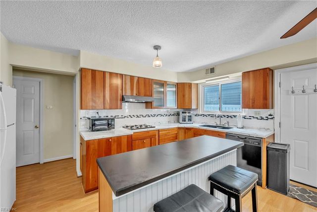 628 Surfside AVE, Virginia Beach, VA 23451