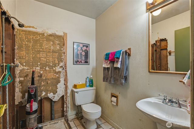 1219 S Highland Avenue, Tacoma, WA 98465