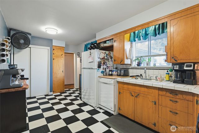 1219 S Highland Avenue, Tacoma, WA 98465