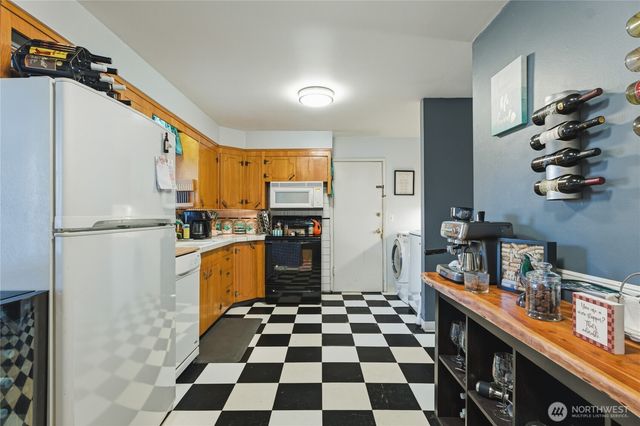 1219 S Highland Avenue, Tacoma, WA 98465