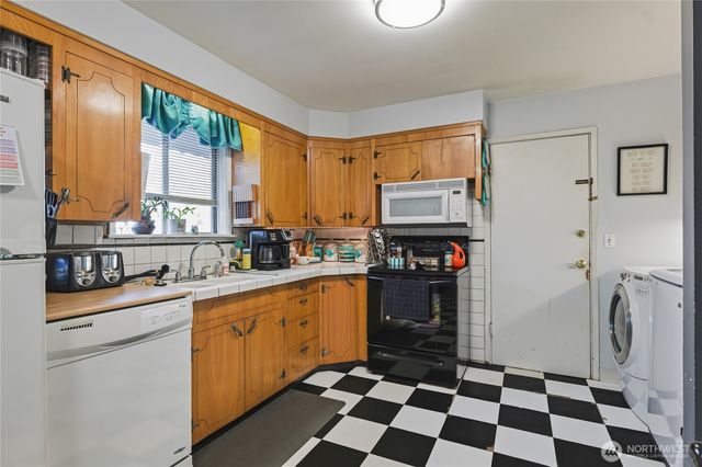 1219 S Highland Avenue, Tacoma, WA 98465