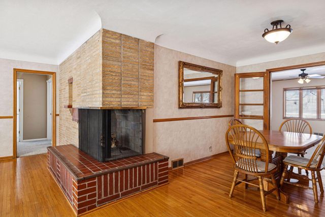 1947 Yorkshire Court, Saint Paul, MN 55116