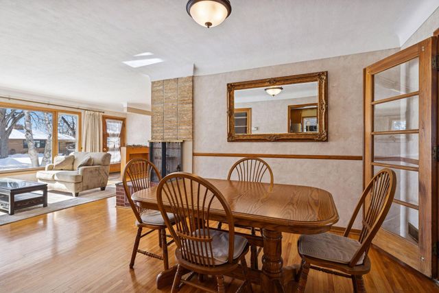 1947 Yorkshire Court, Saint Paul, MN 55116