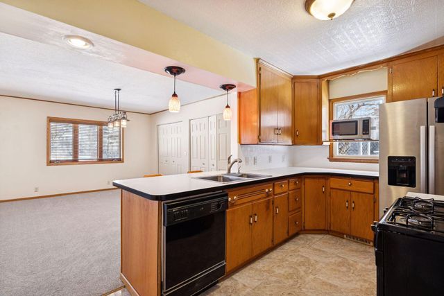 1947 Yorkshire Court, Saint Paul, MN 55116