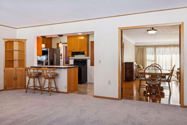 1947 Yorkshire Court, Saint Paul, MN 55116