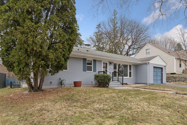 1947 Yorkshire Court, Saint Paul, MN 55116