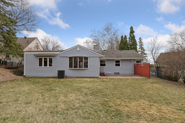 1947 Yorkshire Court, Saint Paul, MN 55116