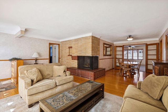 1947 Yorkshire Court, Saint Paul, MN 55116