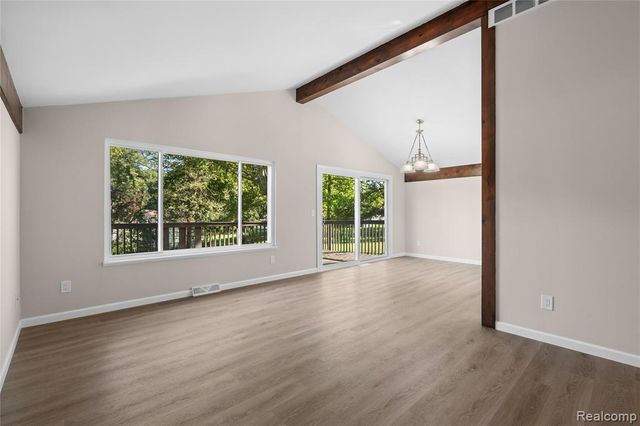 1960 Glen Iris Drive, Commerce Twp, MI 48382