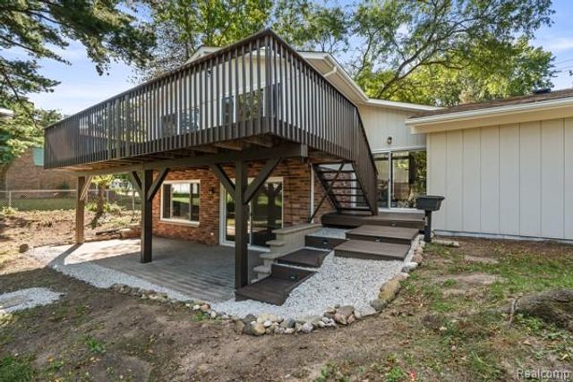 1960 Glen Iris Drive, Commerce Twp, MI 48382