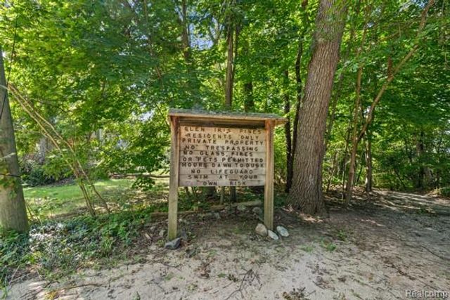 1960 Glen Iris Drive, Commerce Twp, MI 48382