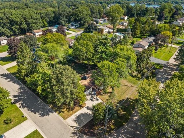 1960 Glen Iris Drive, Commerce Twp, MI 48382