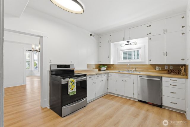 618 S Oakes Street, Tacoma, WA 98405