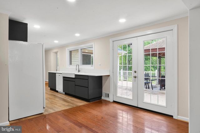 5129 CHOWAN AVE, Alexandria, VA 22312