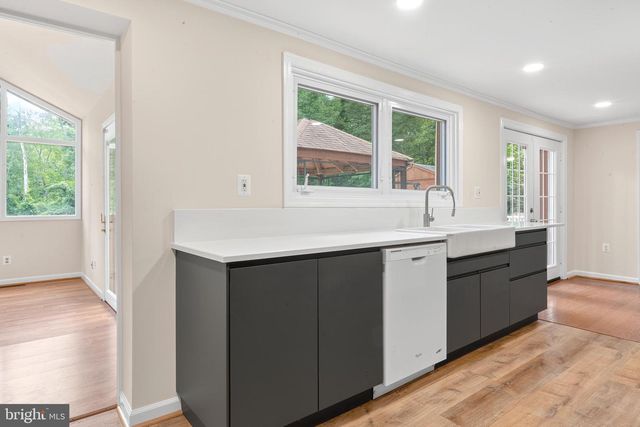 5129 CHOWAN AVE, Alexandria, VA 22312