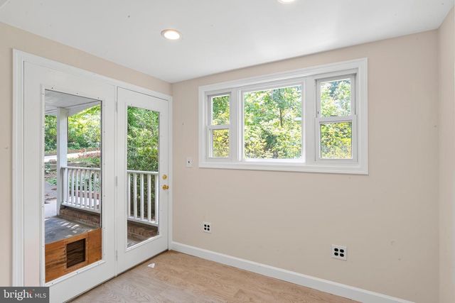 5129 CHOWAN AVE, Alexandria, VA 22312