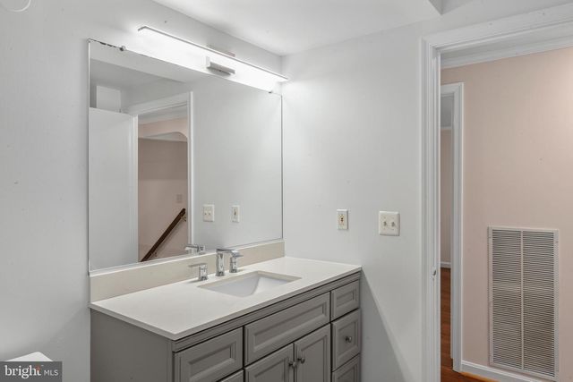 5129 CHOWAN AVE, Alexandria, VA 22312