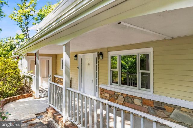 5129 CHOWAN AVE, Alexandria, VA 22312