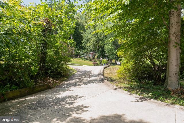 5129 CHOWAN AVE, Alexandria, VA 22312