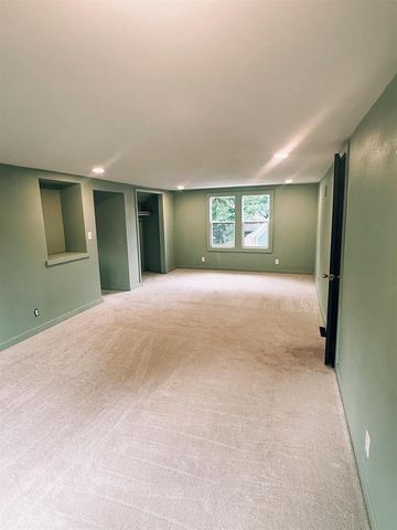 310 E Centerway, Janesville, WI 53545