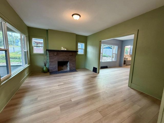 310 E Centerway, Janesville, WI 53545