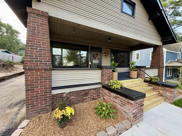 310 E Centerway, Janesville, WI 53545