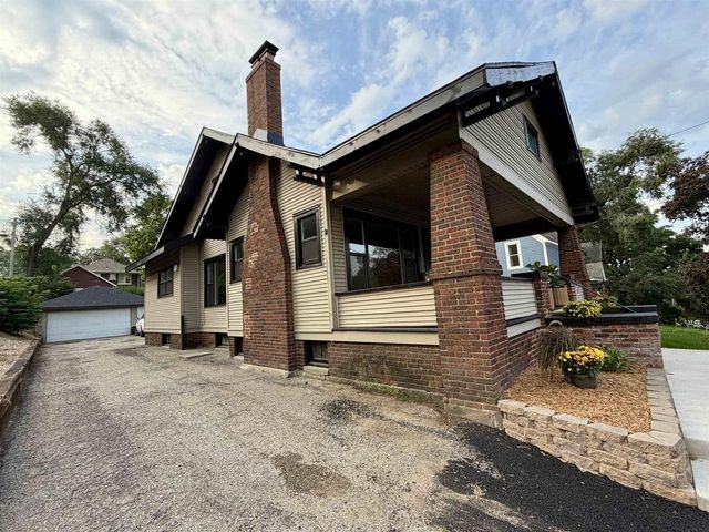 310 E Centerway, Janesville, WI 53545