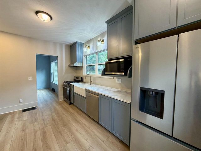 310 E Centerway, Janesville, WI 53545