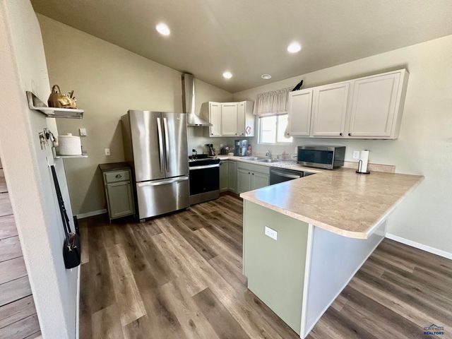 5002 SAVANNAH ST, Rapid City, SD 57703