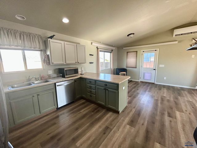 5002 SAVANNAH ST, Rapid City, SD 57703